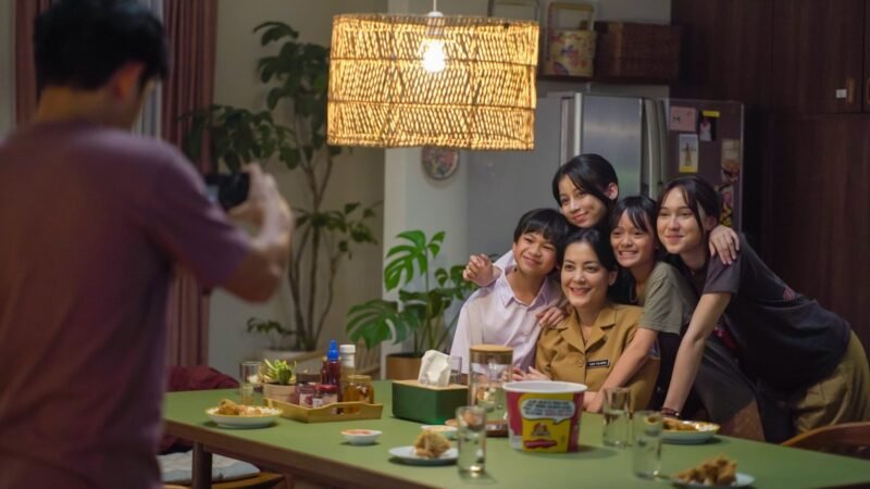 Film Keluarga yang Bikin Penontonnya Menangis Haru “Yang Lain Boleh Hilang Asal Kau Jangan” Tayang 13 Mei 2026
