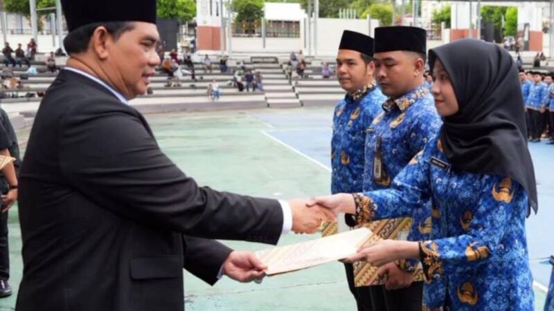 Pemkab Barito Utara Laksanakan Pengambilan Sumpah/Janji dan Penyerahan SK Pengangkatan PNS