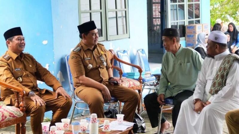 Bupati Barito Utara Beserta Jajaran Melayat ke Rumah Duka Alm Erestu Zairinah