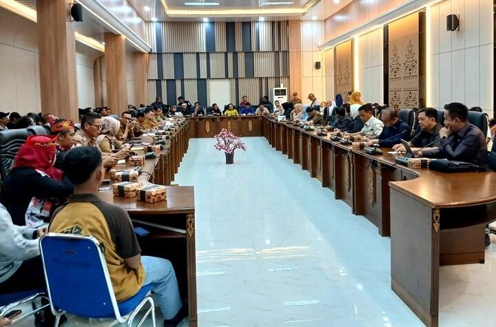 Ikuti RDP DPRD, Pemkab Barito Utara Komitmen Dukung Pengembangan WPR Sesuai Ketentuan yang Berlaku