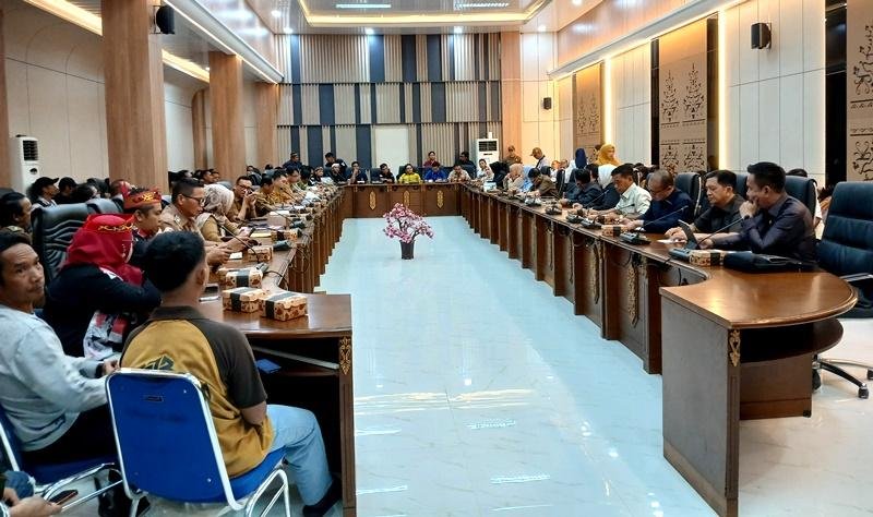 Ikuti RDP DPRD, Pemkab Barito Utara Komitmen Dukung Pengembangan WPR Sesuai Ketentuan yang Berlaku