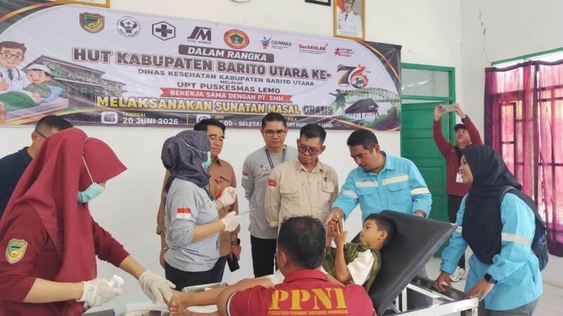 Kadis Kesehatan Barito Utara Hadiri Sunatan Massal di Desa Lemo