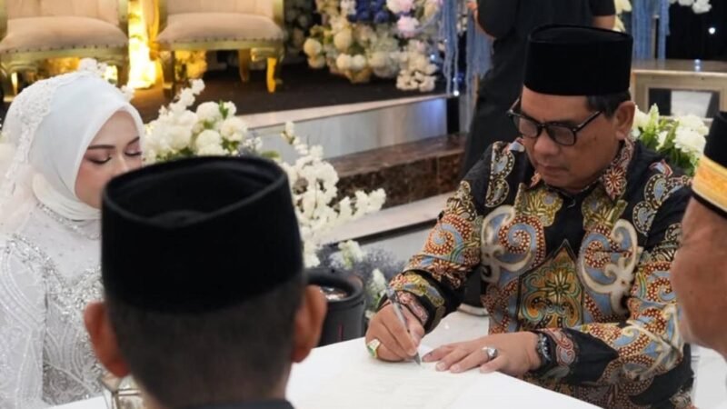 Berlangsung Khidmat, Bupati H. Shalahuddin Jadi Saksi Nikah Putra Asisten I Setda Barito Utara