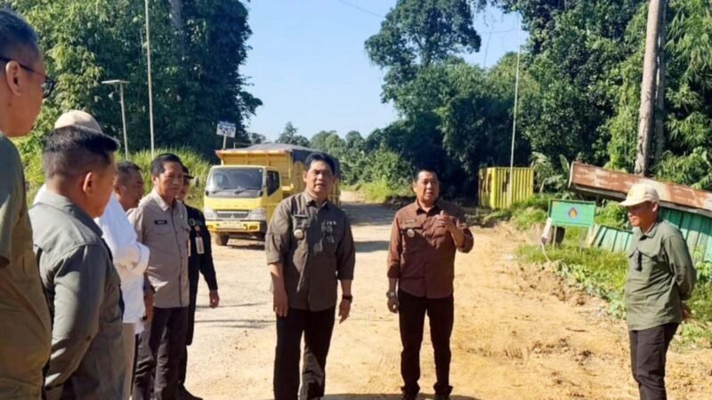 Bupati Barito Utara Safari Jumat dan Tinjau Akses Jalan Gunung Purei-Teweh Timur
