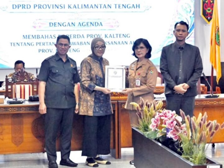 Rapat Badan Anggaran DPRD bersama Tim Anggaran Pemerintah Daerah Provinsi Kalteng