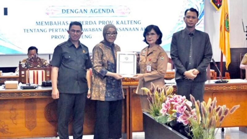 Rapat Badan Anggaran DPRD bersama Tim Anggaran Pemerintah Daerah Provinsi Kalteng