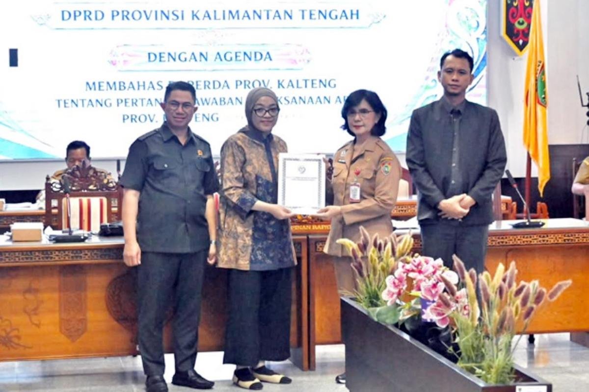 Rapat Badan Anggaran DPRD bersama Tim Anggaran Pemerintah Daerah Provinsi Kalteng