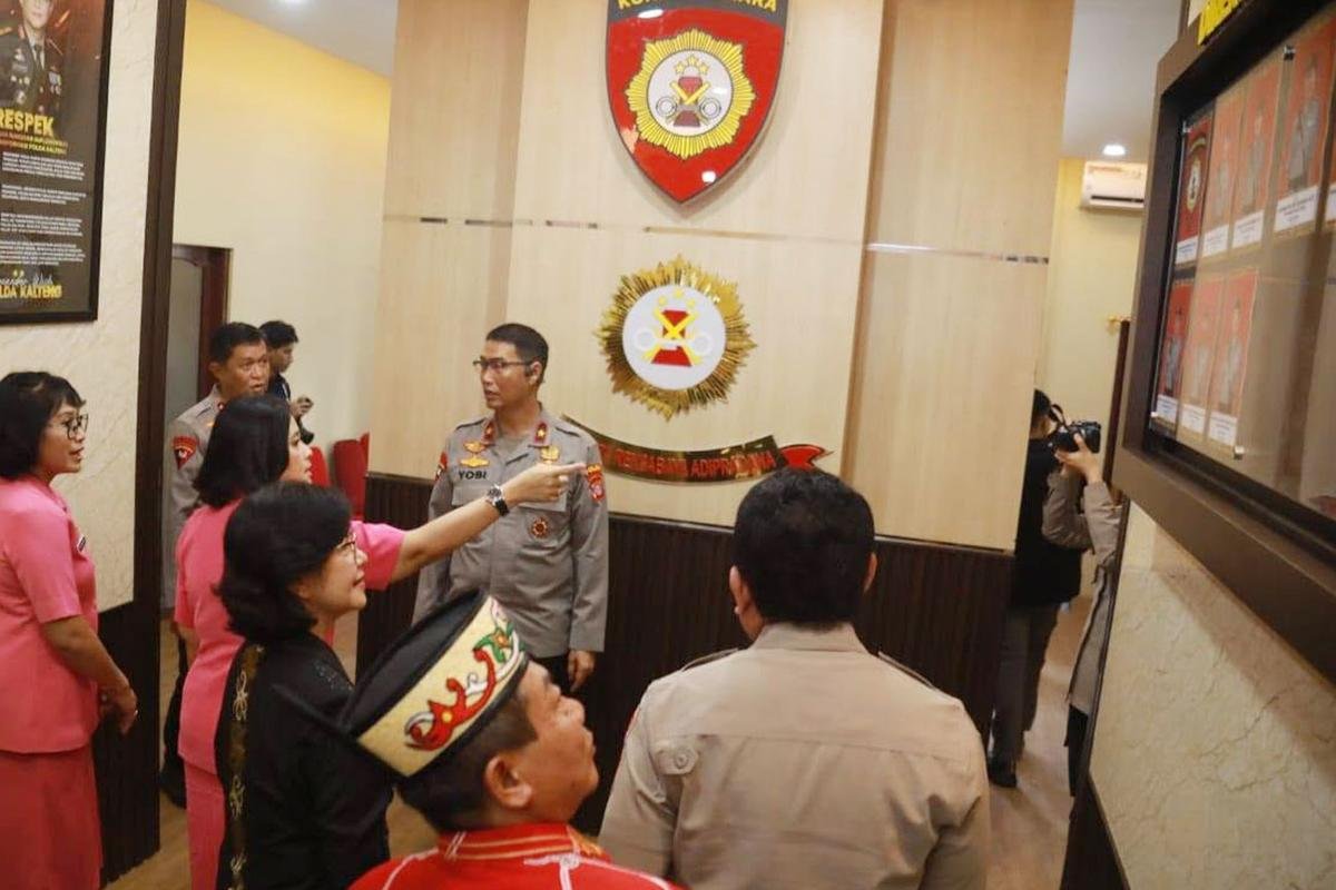 Pj. Sekda Linae Victoria Aden Hadiri Peresmian Renovasi Mako Ditsamapta Polda Kalteng