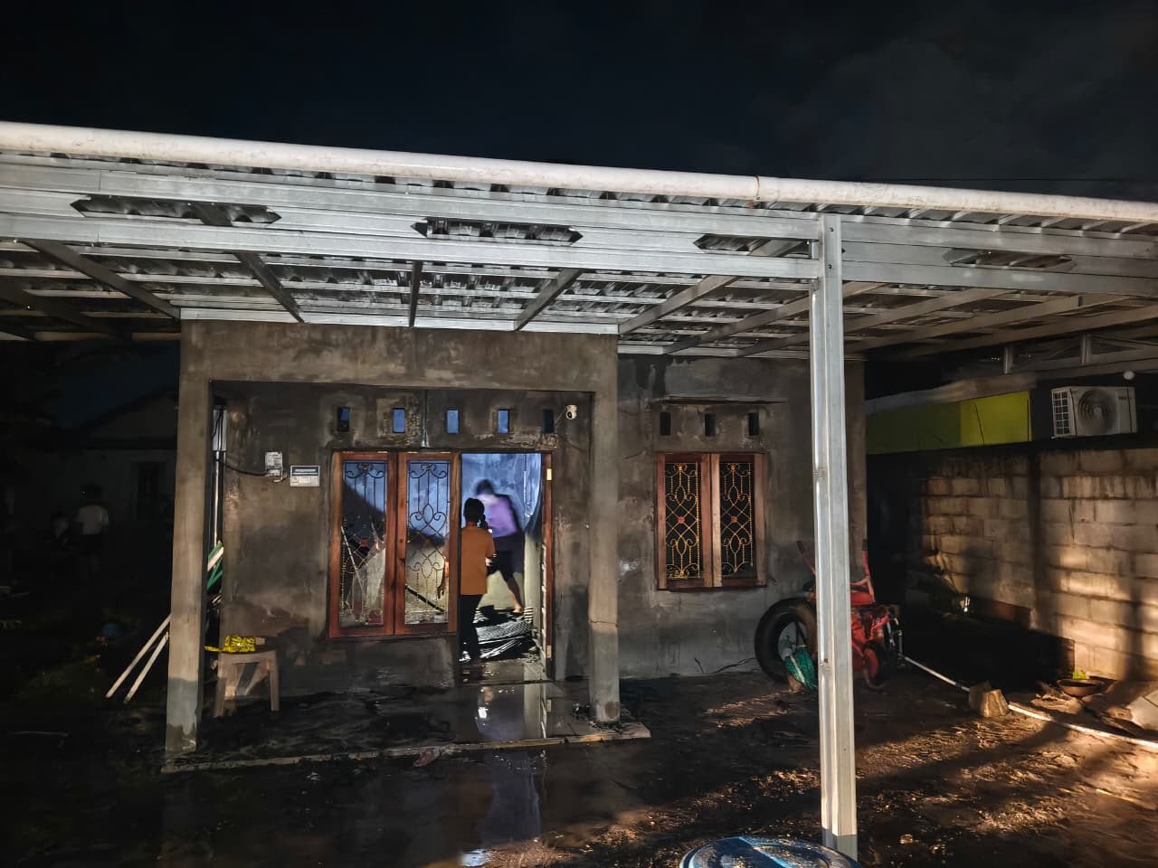 Polsek Sabangau Tangani Kebakaran Rumah di Kereng Bangkirai