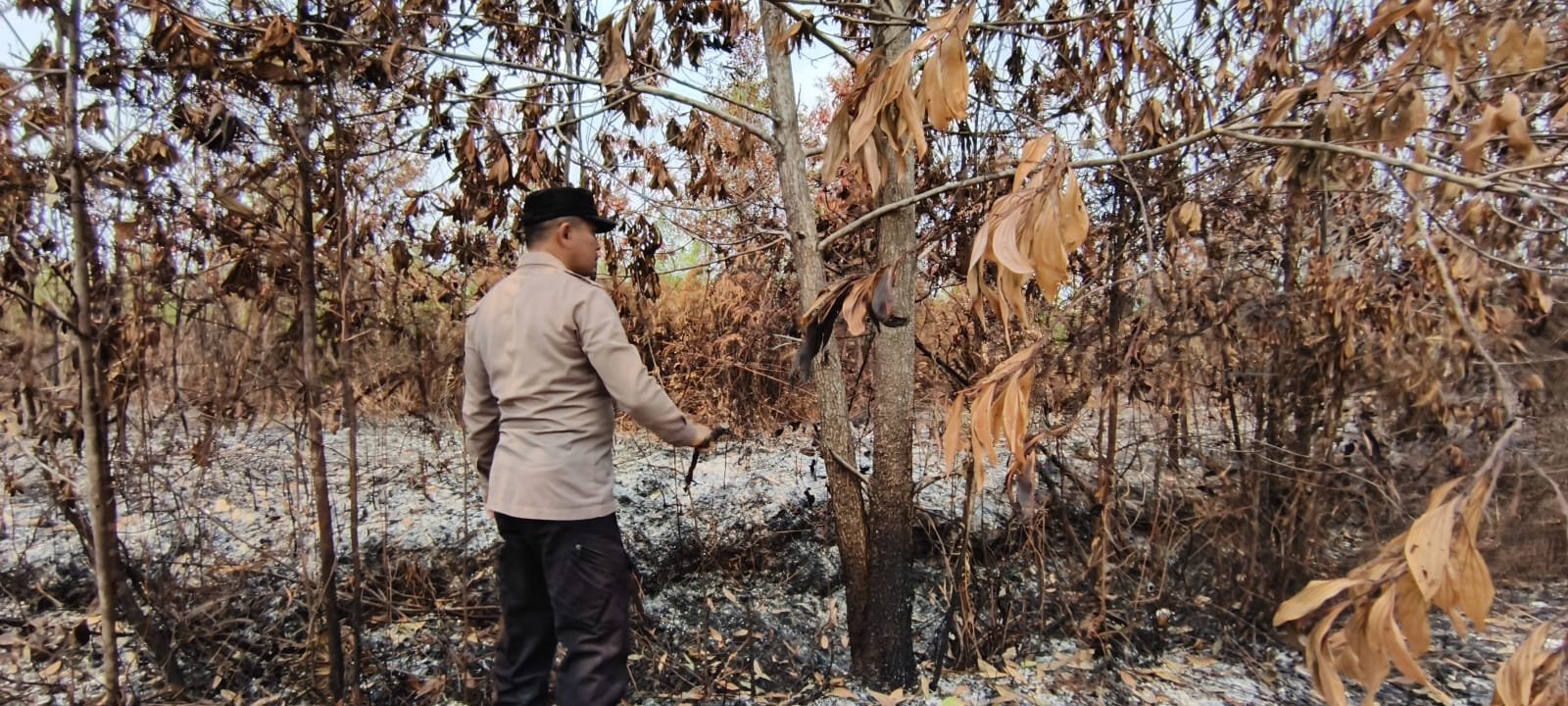 Polsek Rakumpit Pantau Kondisi Hot Spot Karhutla Seluas 5 Hektare di Kelurahan Bukit Sua