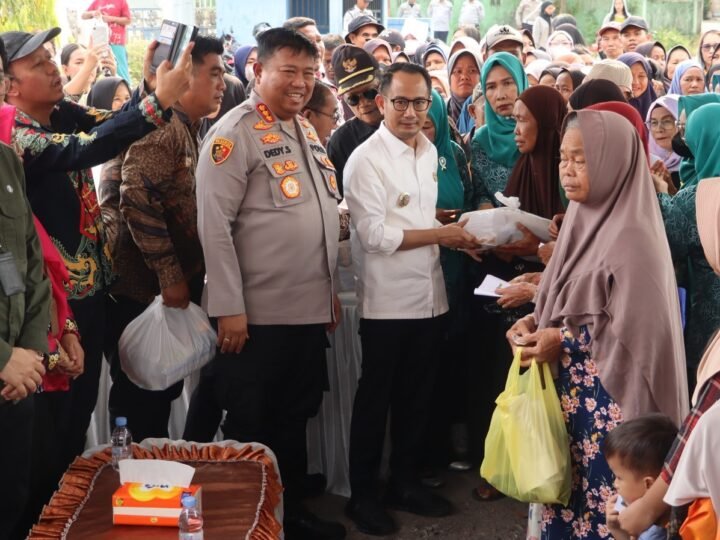 Dukung Pasar Murah Pemko, Kapolresta Palangka Raya Hadiri Kegiatan di Pasar Besar